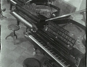 Confiscated pianos (source: Yad Vashem Archive)