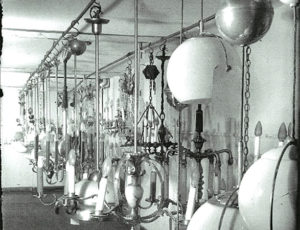 Confiscated lamps and lighting fixtures/chandeliers (source: http://collections.jewishmuseum.cz)