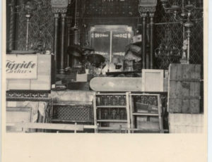 Storage of confiscated Jewish property in the Spanish Synagogue (source: http://collections.jewishmuseum.cz)