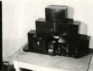 Treuhandstelle depot: Desk/Shelf clocks (source: http://collections.jewishmuseum.cz)